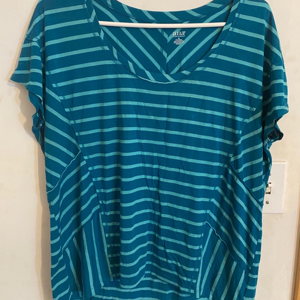 A.N.A two-toned tshirt